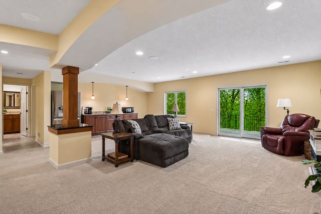 16527 75th Avenue N, Maple Grove, MN 55311