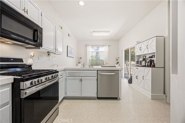 19145 Oak Street, Apple Valley, CA 92308