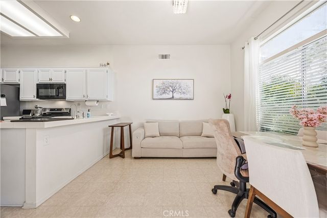 19145 Oak Street, Apple Valley, CA 92308