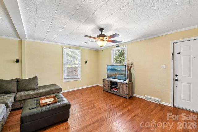 315 Caldwell Avenue, Mooresville, NC 28115