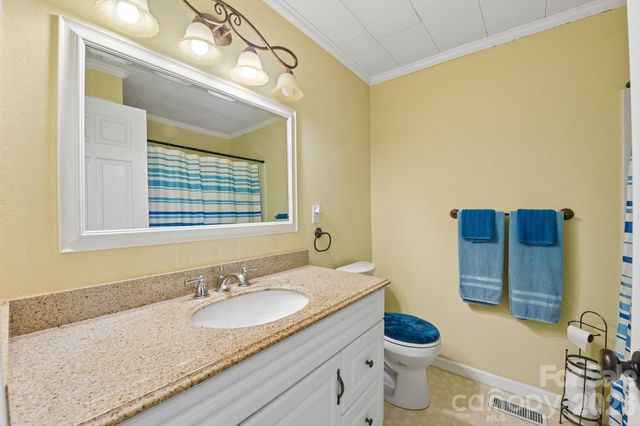 315 Caldwell Avenue, Mooresville, NC 28115