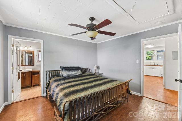 315 Caldwell Avenue, Mooresville, NC 28115