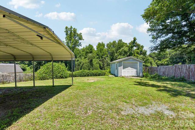315 Caldwell Avenue, Mooresville, NC 28115
