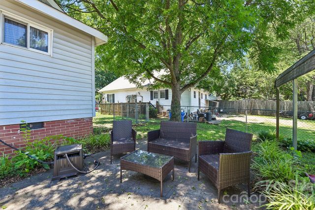 315 Caldwell Avenue, Mooresville, NC 28115
