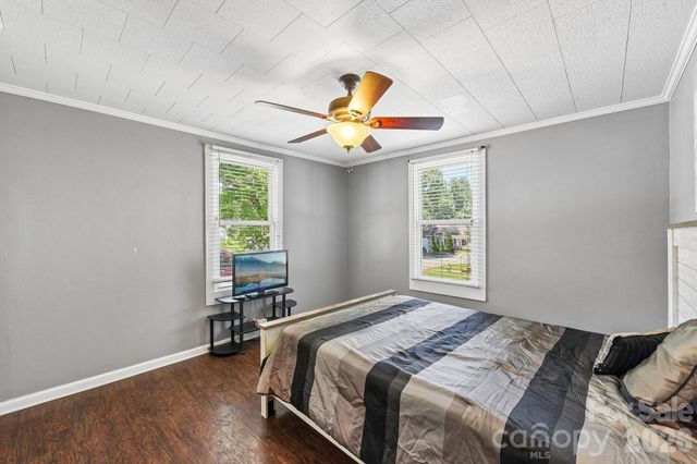 315 Caldwell Avenue, Mooresville, NC 28115