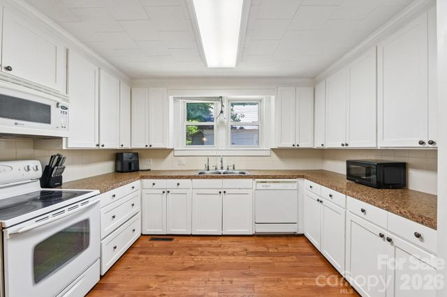 315 Caldwell Avenue, Mooresville, NC 28115