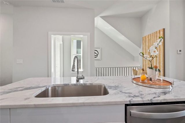 456 Parkway Drive NE 14, Atlanta, GA 30308