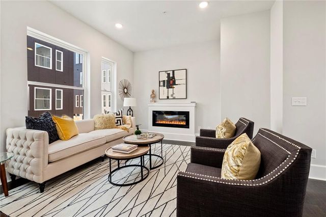 456 Parkway Drive NE 14, Atlanta, GA 30308