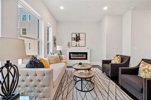 456 Parkway Drive NE 14, Atlanta, GA 30308