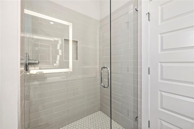 456 Parkway Drive NE 14, Atlanta, GA 30308