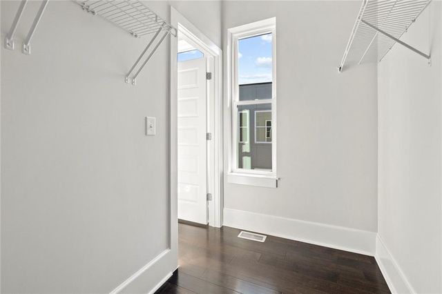 456 Parkway Drive NE 14, Atlanta, GA 30308