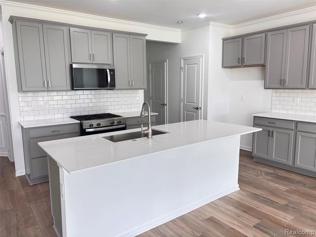 4133 Nottingham Circle, Clarkston, MI 48346