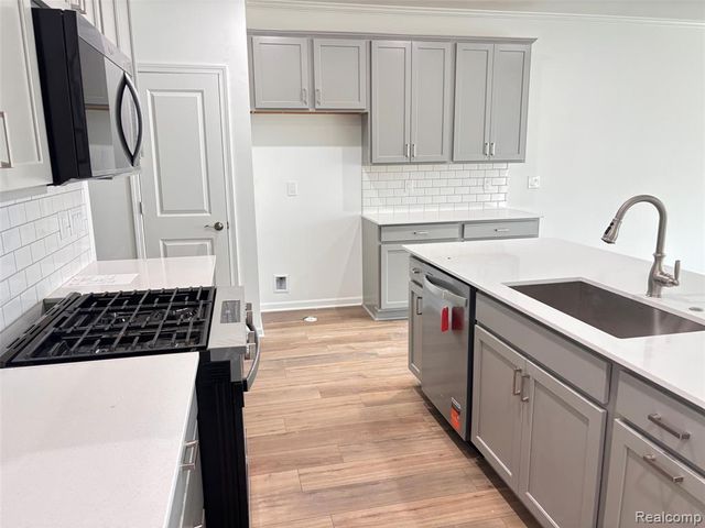 4133 Nottingham Circle, Clarkston, MI 48346