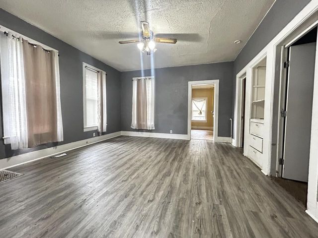 1640 N Main STREET, Racine, WI 53402