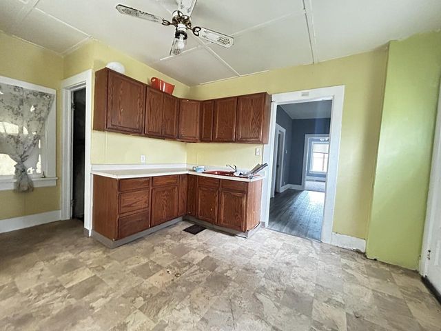 1640 N Main STREET, Racine, WI 53402