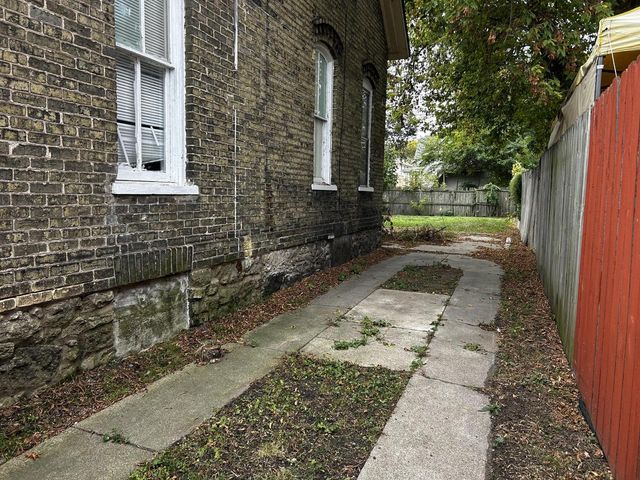 1640 N Main STREET, Racine, WI 53402