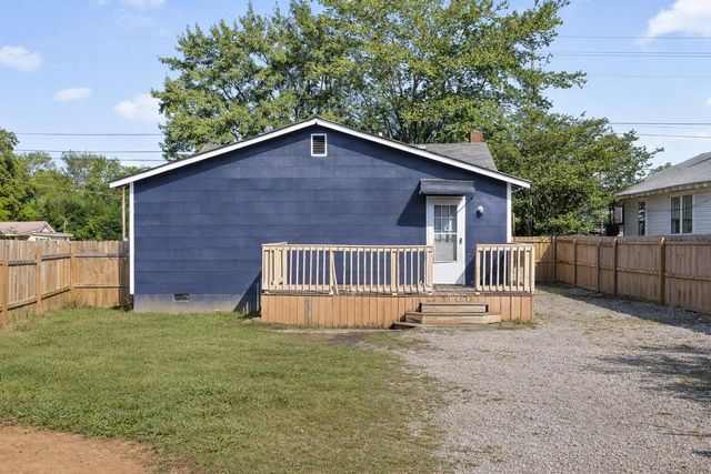 1004 Mcfarland Avenue, Rossville, GA 30741