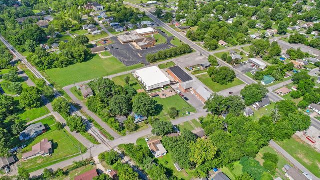 1004 Mcfarland Avenue, Rossville, GA 30741