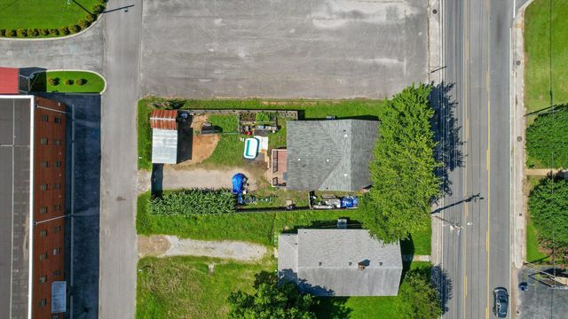 1004 Mcfarland Avenue, Rossville, GA 30741