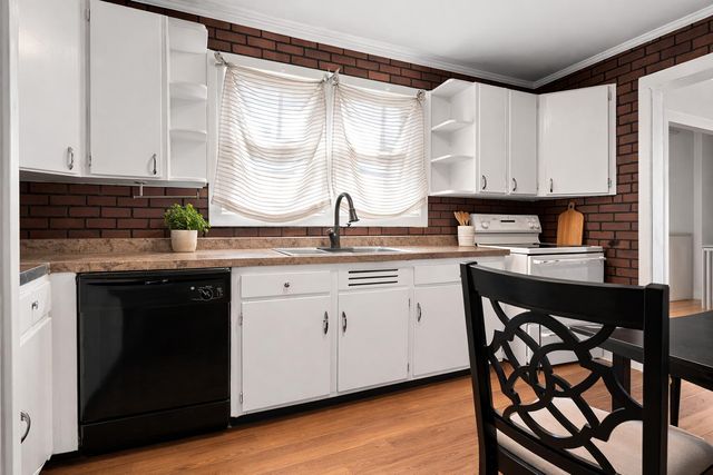 1004 Mcfarland Avenue, Rossville, GA 30741