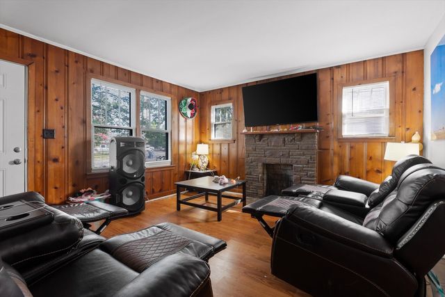 1004 Mcfarland Avenue, Rossville, GA 30741