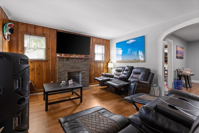 1004 Mcfarland Avenue, Rossville, GA 30741