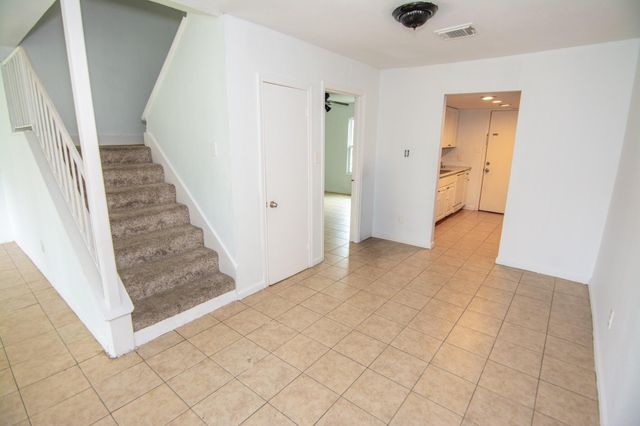 171 Casa Grande Drive 171, Houston, TX 77060