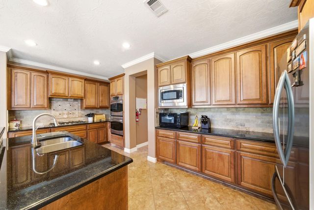 4527 Estella Court, League City, TX 77573