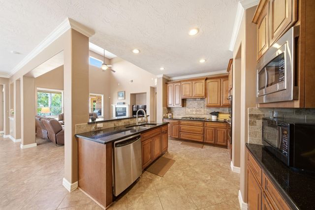 4527 Estella Court, League City, TX 77573