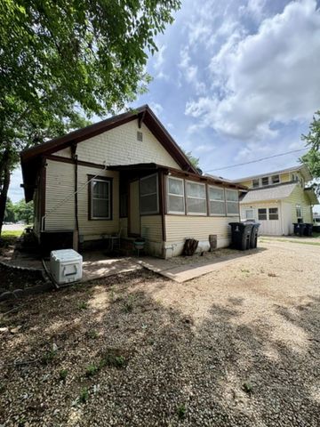 1218 W Central Ave, El Dorado, KS 67042