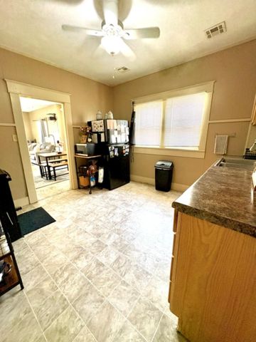 1218 W Central Ave, El Dorado, KS 67042