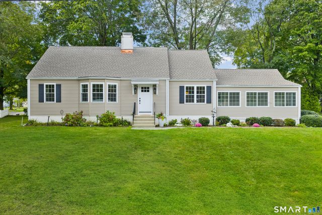 18 Koger Road, Trumbull, CT 06611