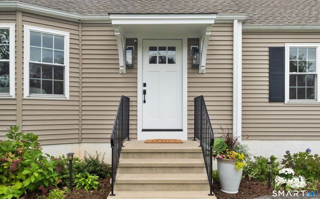 18 Koger Road, Trumbull, CT 06611