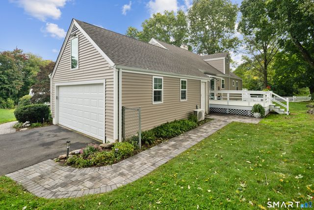 18 Koger Road, Trumbull, CT 06611
