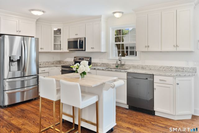 18 Koger Road, Trumbull, CT 06611