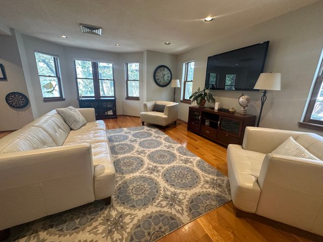 30 Parkman 4, Brookline, MA 02446