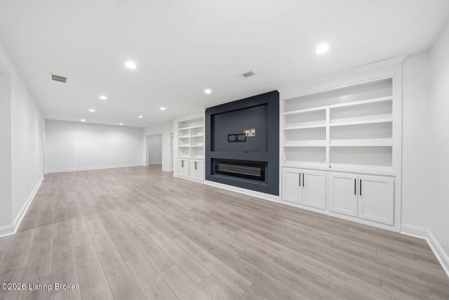 7507 Greenfield Pl, Crestwood, KY 40014