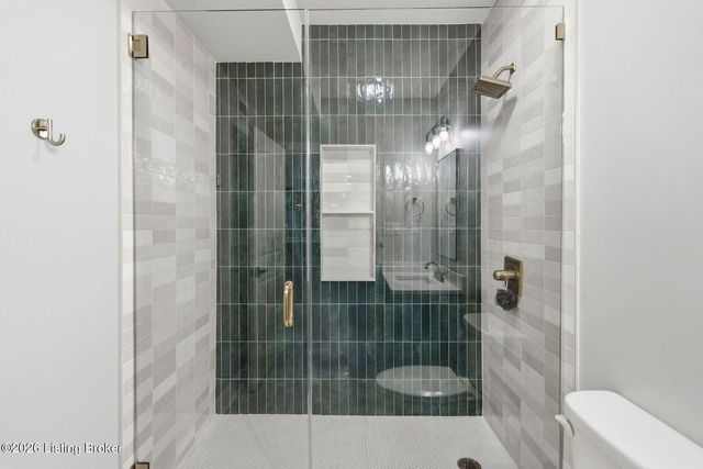 7507 Greenfield Pl, Crestwood, KY 40014