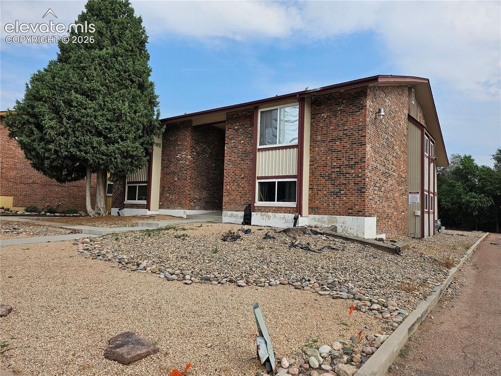 980 Holli Springs Lane C, Colorado Springs, CO 80907
