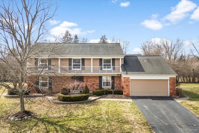 31065 Old Stage Road, Beverly Hills Village, MI 48025