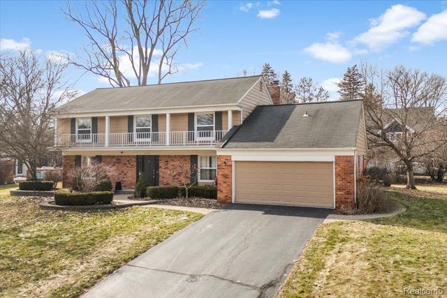 31065 Old Stage Road, Beverly Hills Village, MI 48025