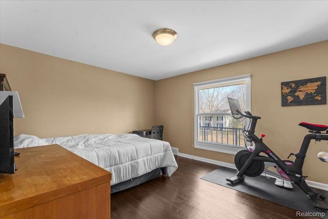 31065 Old Stage Road, Beverly Hills Village, MI 48025