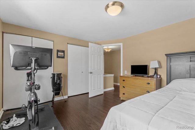 31065 Old Stage Road, Beverly Hills Village, MI 48025