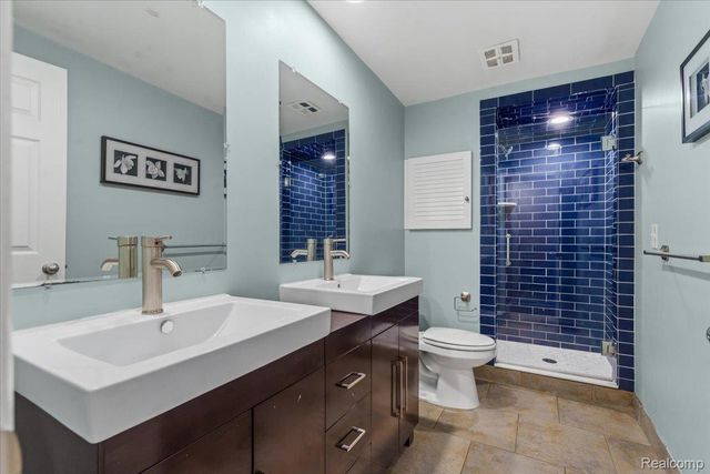 31065 Old Stage Road, Beverly Hills Village, MI 48025