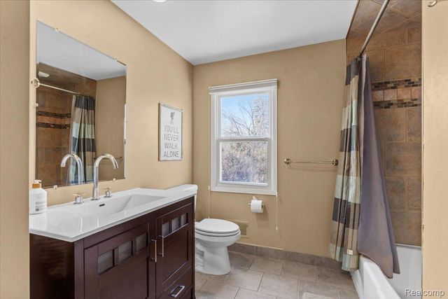 31065 Old Stage Road, Beverly Hills Village, MI 48025