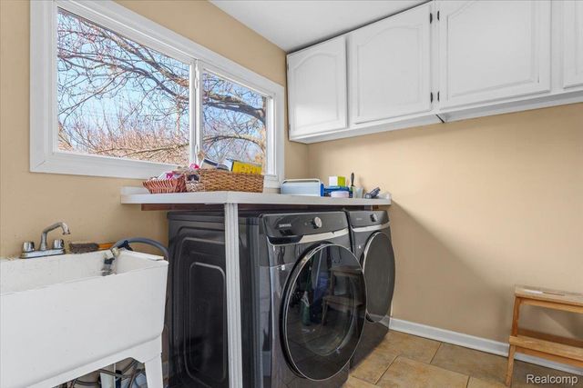 31065 Old Stage Road, Beverly Hills Village, MI 48025