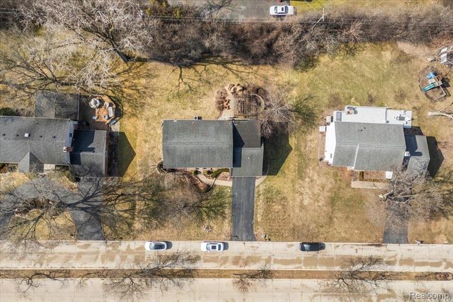 31065 Old Stage Road, Beverly Hills Village, MI 48025