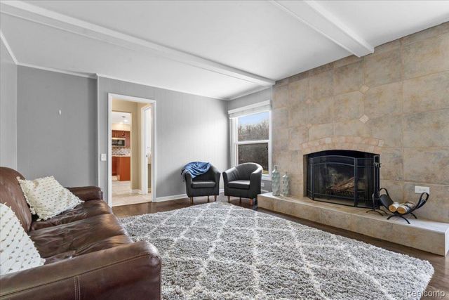 31065 Old Stage Road, Beverly Hills Village, MI 48025