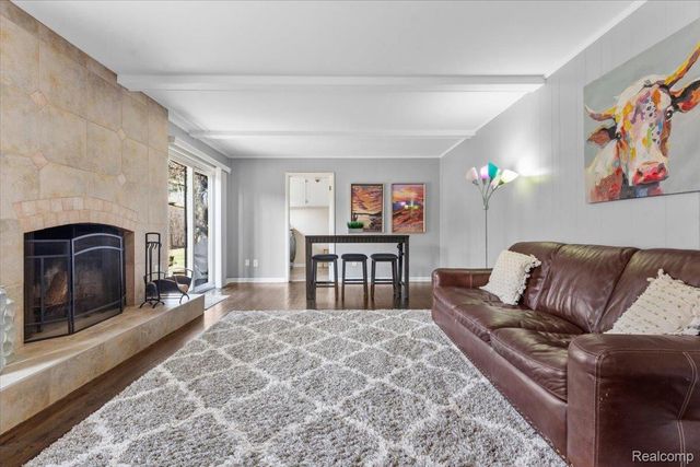 31065 Old Stage Road, Beverly Hills Village, MI 48025