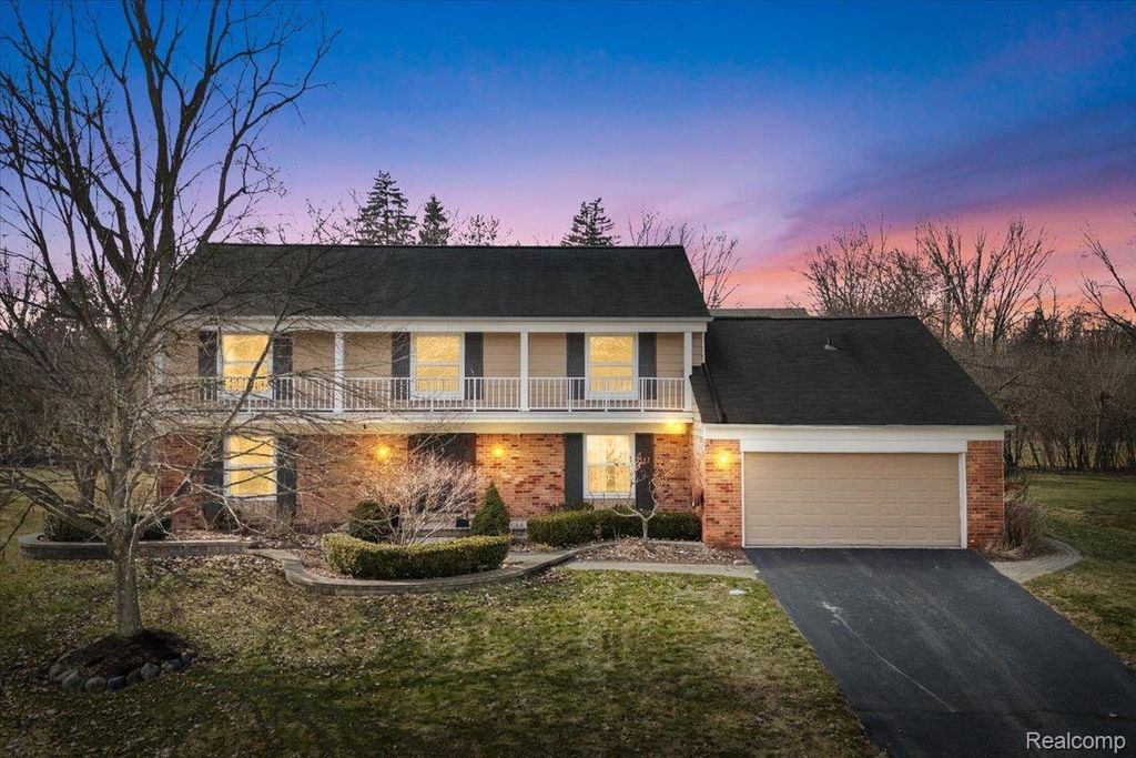 31065 Old Stage Road, Beverly Hills Village, MI 48025